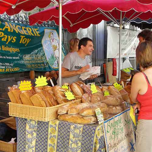 Luz St Saveur market boulangerie